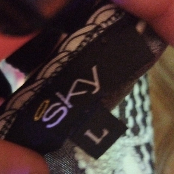 Sky Vintage Black and White Plunge Neck Sleeveless Mini Dress - Picture 4 of 6